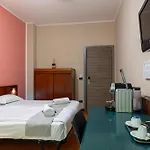 Novara Отель